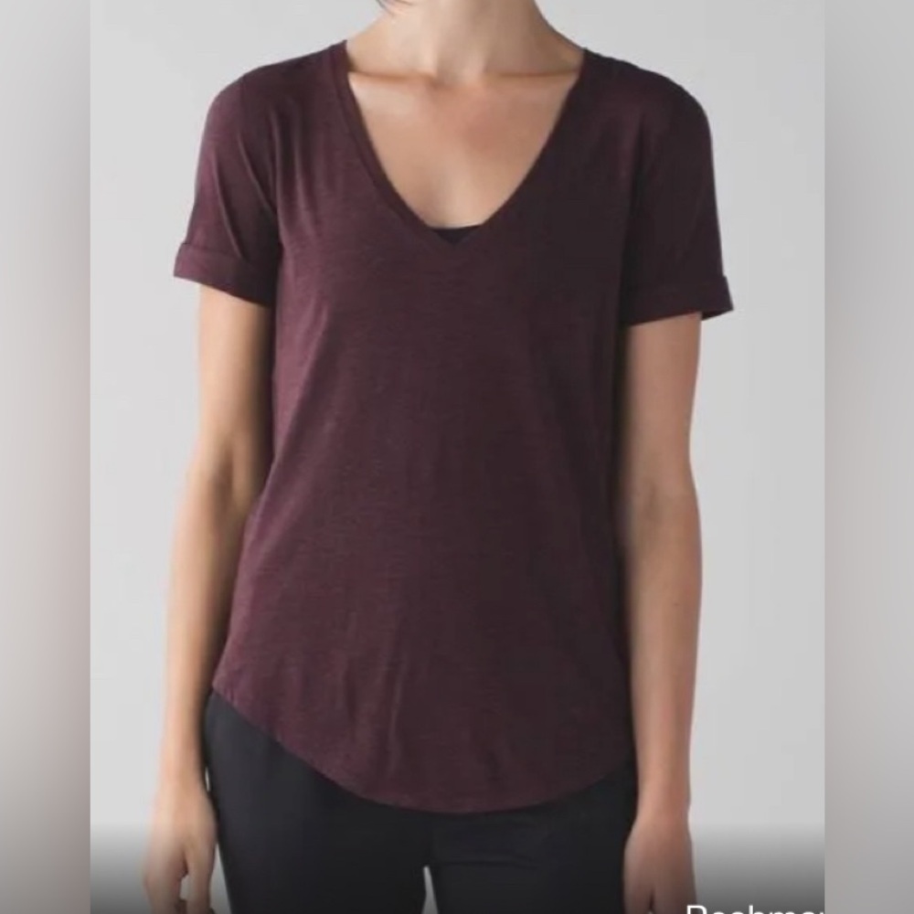 Lululemon love tee v neck 6 EUC